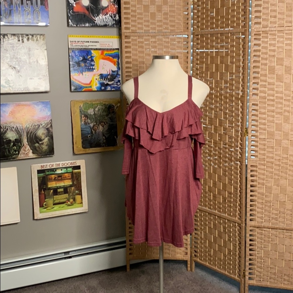 ROSEGAL cold shoulder tiered top